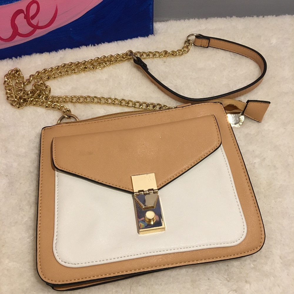 Expression purse
